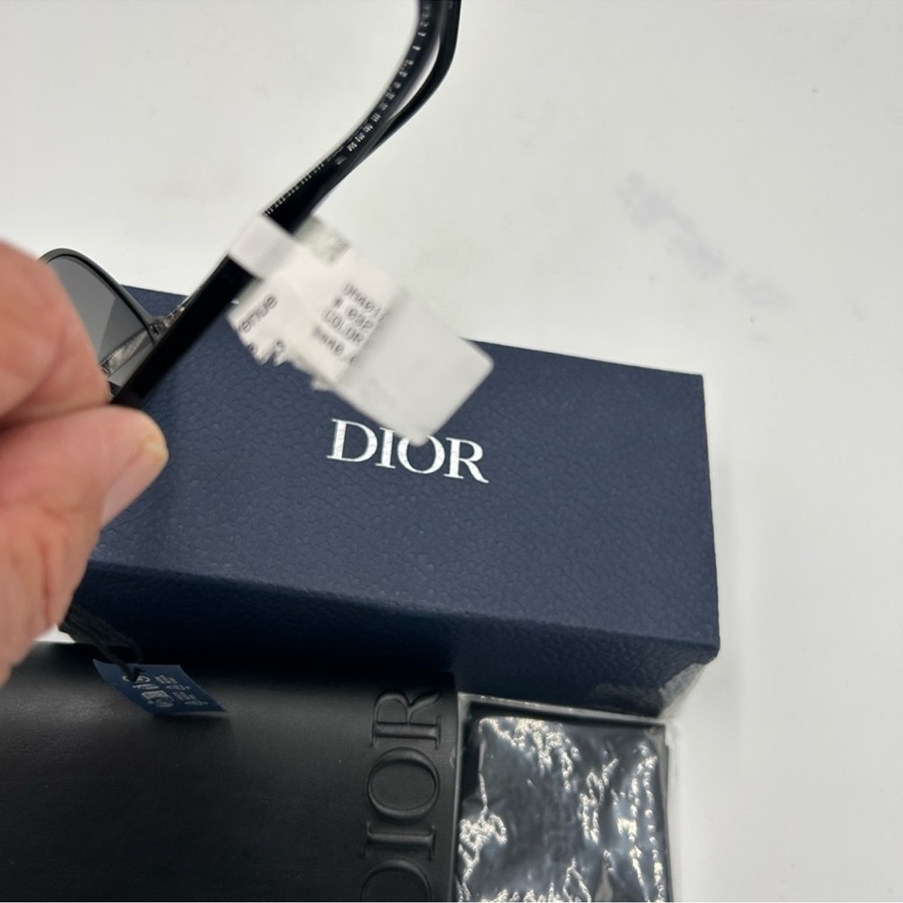 Unisex Dior black suit sunglasses made in Italy - Picture 9 of 9